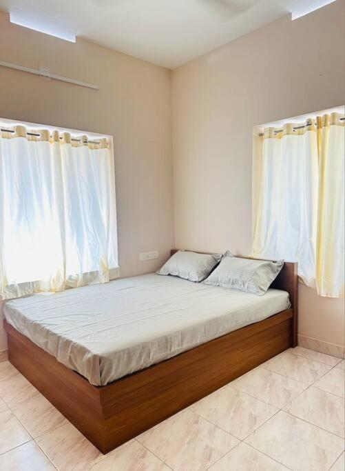 Home At Guruvayur 2 Ac Room,1 Single Bed,Kitchen Экстерьер фото
